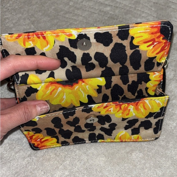 NWOT Cheetah and Sunflower Crossbody Purse/Wristlet - Picture 2 of 8